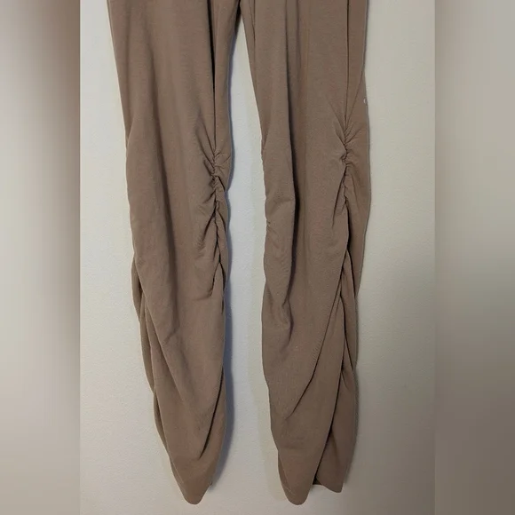 Alo Yoga Ruched Soft Sculpt Pants Taupe Beige Scrunched Wide Leg Buttery Size XS - Picture 4 of 15